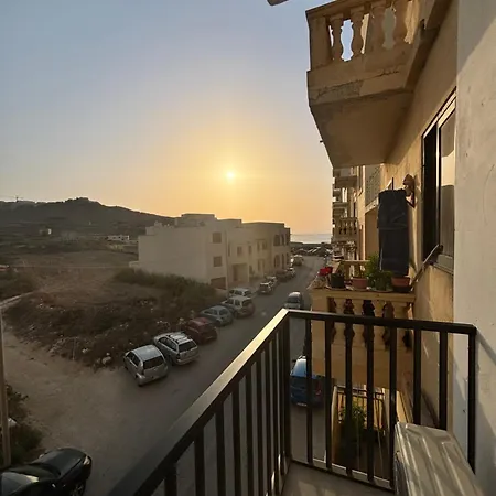 Seafront 2br Xwejni Bay Qbajjar